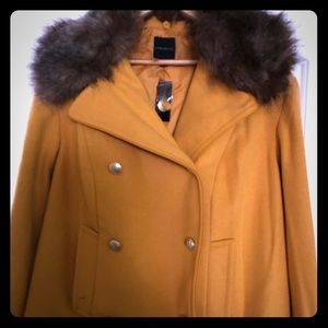 A beautiful Yellow peacoat with faux fur collar